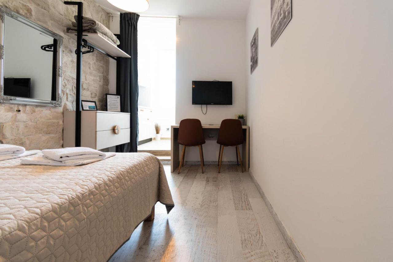 L&B City Center Studios Apartments Pula Exterior foto