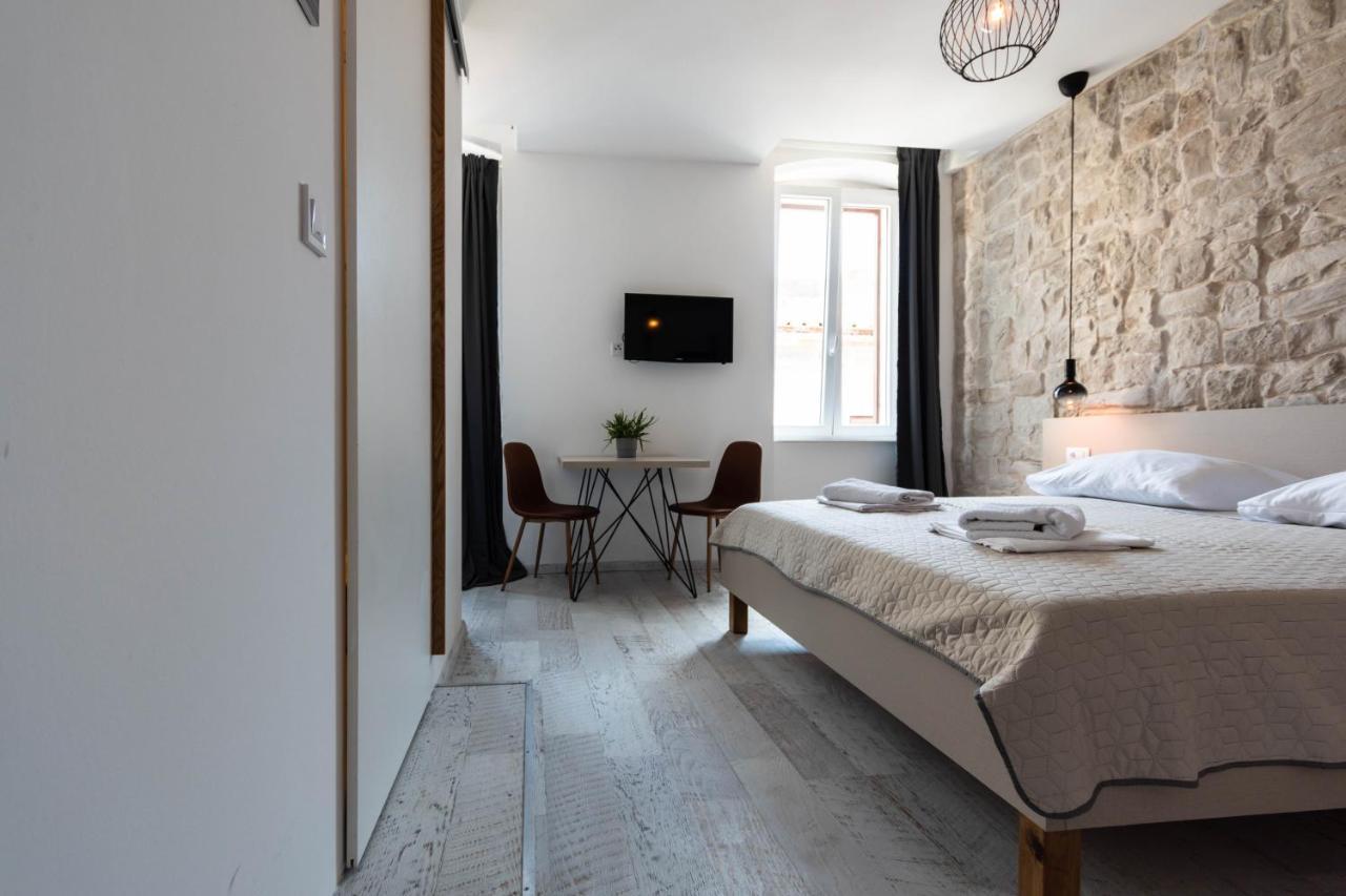 L&B City Center Studios Apartments Pula Exterior foto