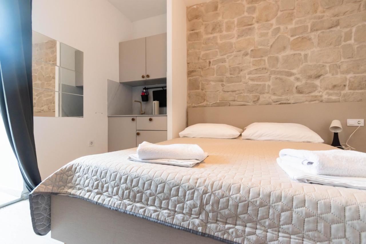 L&B City Center Studios Apartments Pula Exterior foto