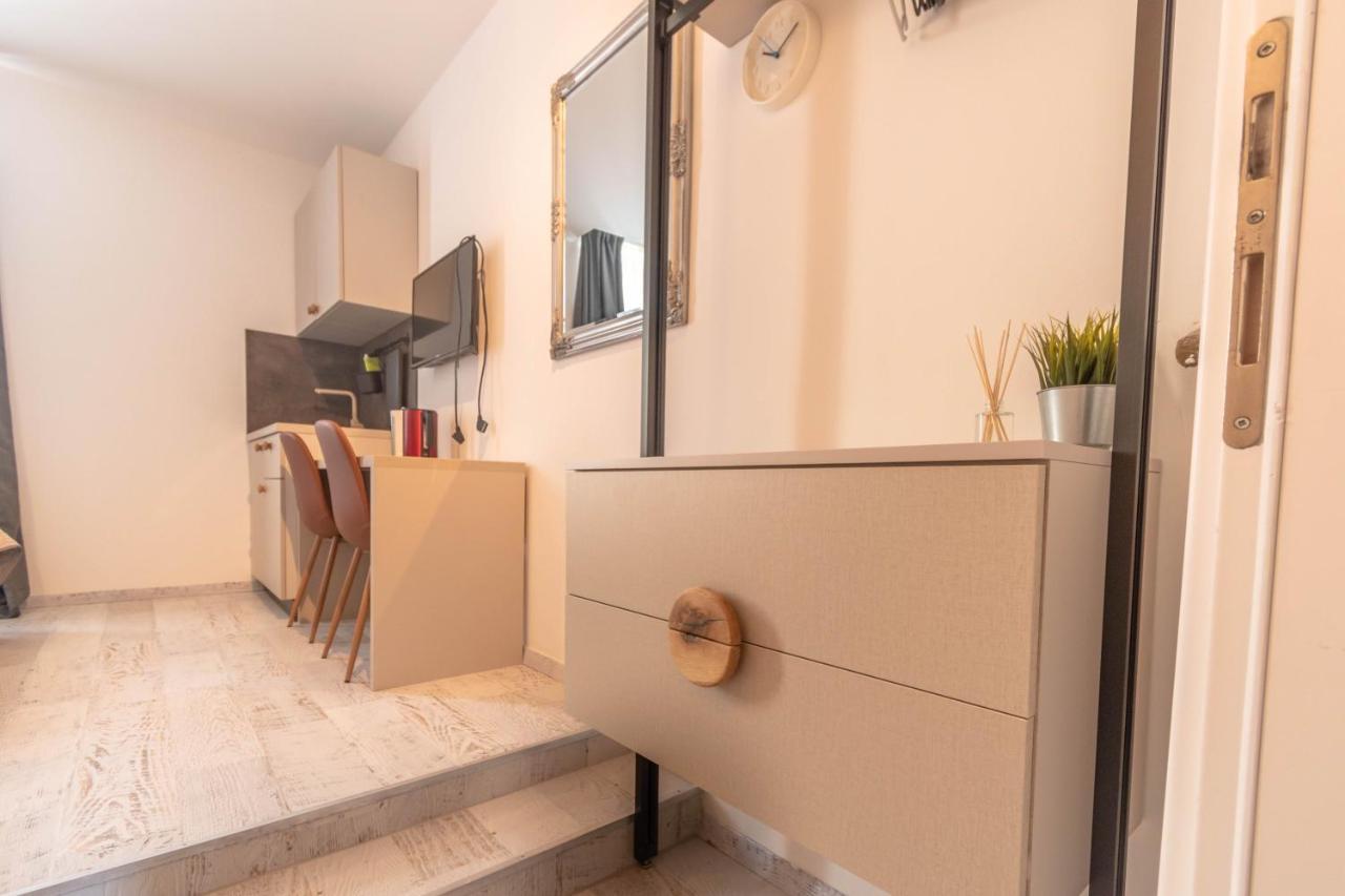 L&B City Center Studios Apartments Pula Exterior foto