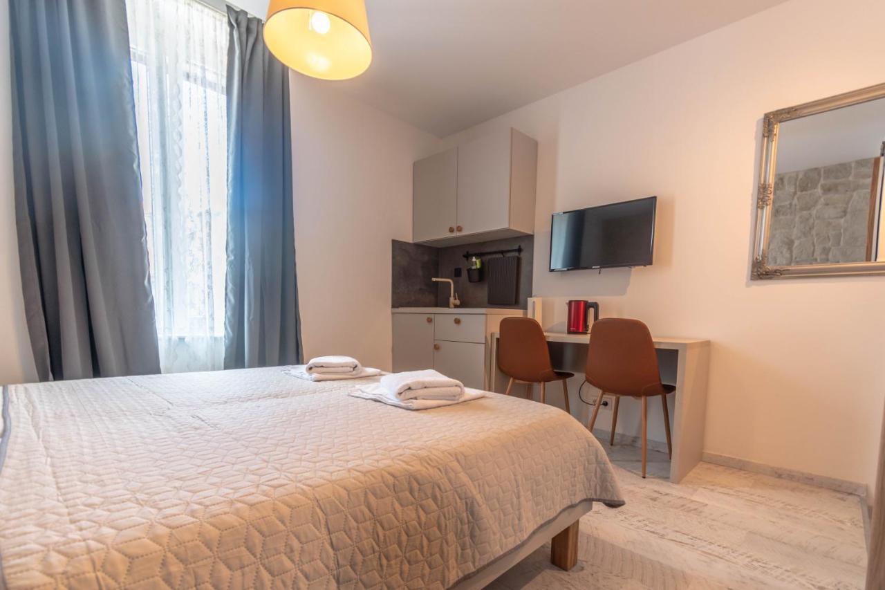 L&B City Center Studios Apartments Pula Exterior foto