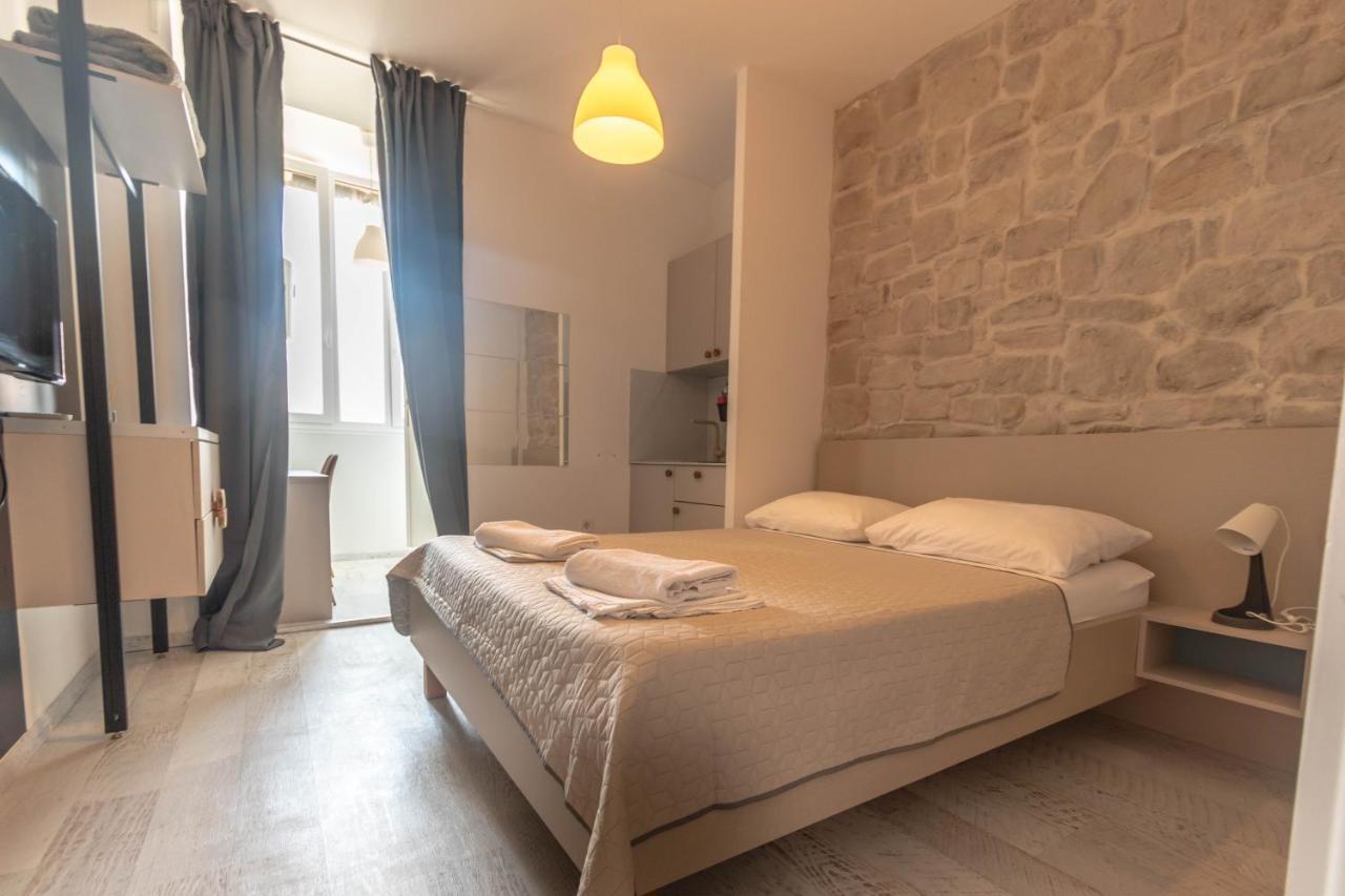L&B City Center Studios Apartments Pula Exterior foto