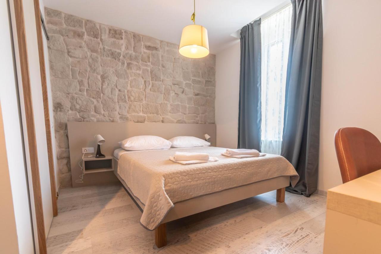 L&B City Center Studios Apartments Pula Exterior foto